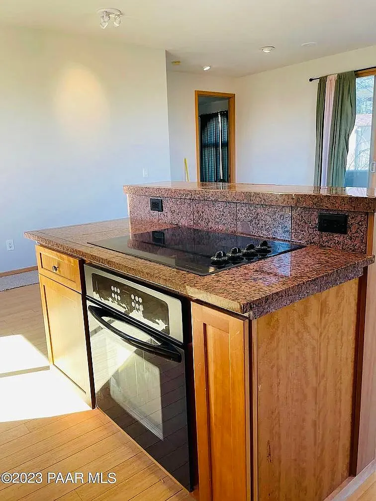 3 bed, 1800 sqft, $2,500 — Photo 4