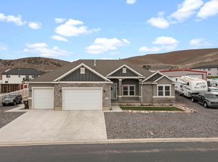 2237 E Horizon Dr, Eagle Mountain, UT 84005