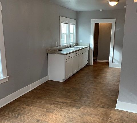 3rd image of 212 & 216 W Kern Ave #216