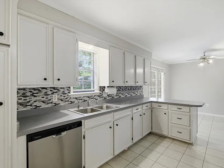 131 Cypress Dr — Photo 13