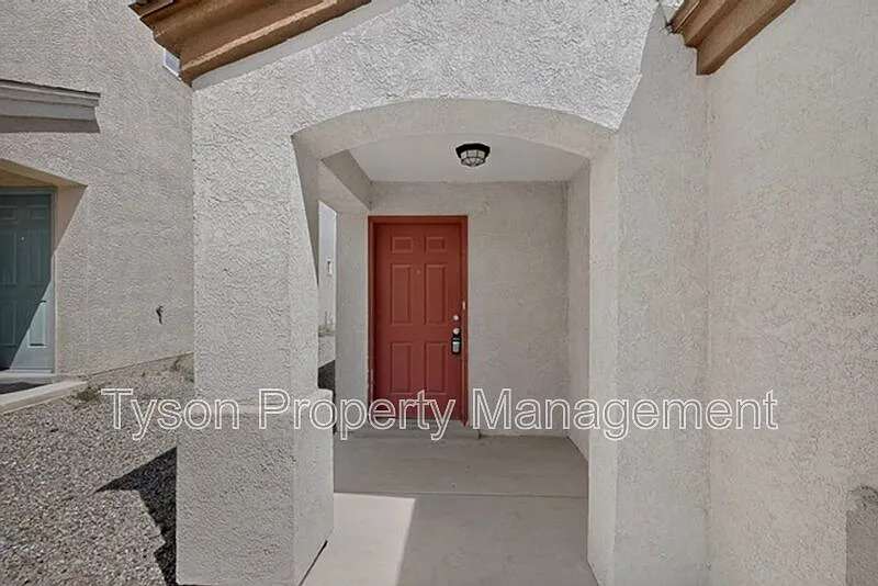 3 bed, 2.0 bath, 1090 sqft, $1,875 — Photo 3