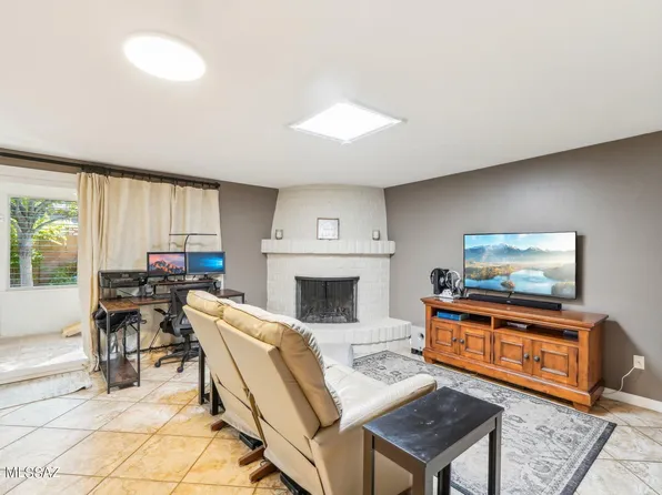 9022 E Sierra St, Tucson, AZ 85710