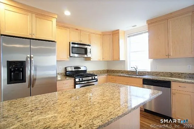 2 bed, 2.0 bath, 1350 sqft, $2,950 — Photo 1