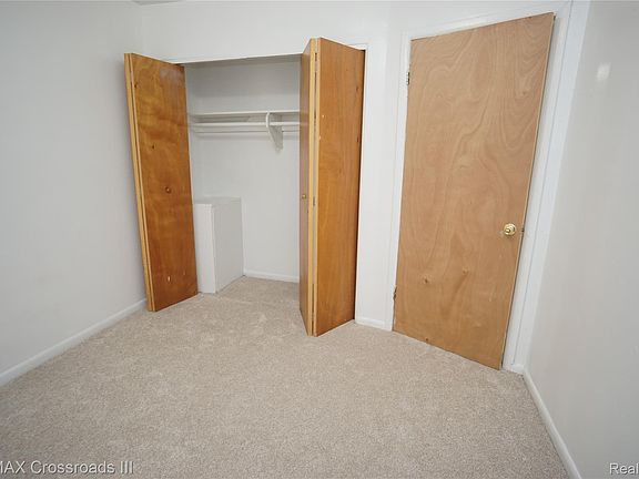 5th image of 730 Fox Ave