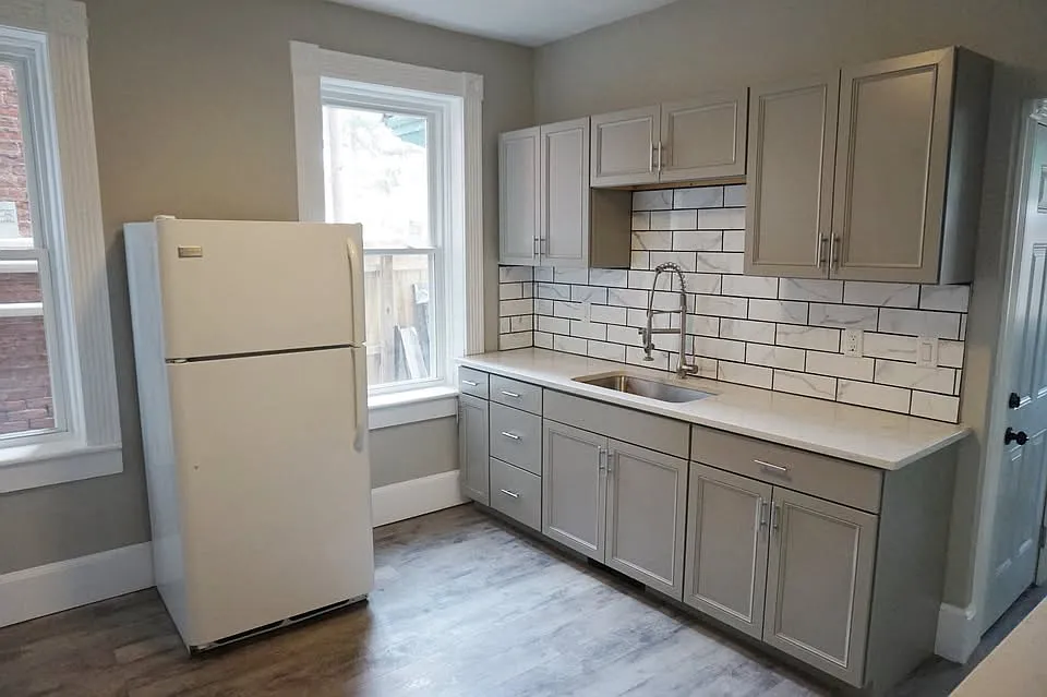 3 bed, $1,700 — Photo 2