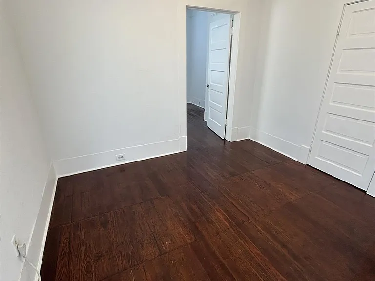 2514 Avenue M #2 — Photo 9