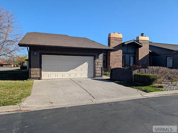 2nd image of 1301 Laurel Dr
