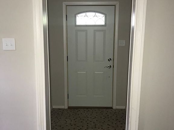 3rd image of 222 Franklin St
