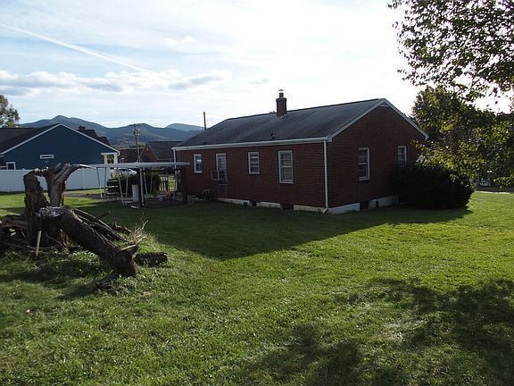 4th image of 402 N Bruffey St