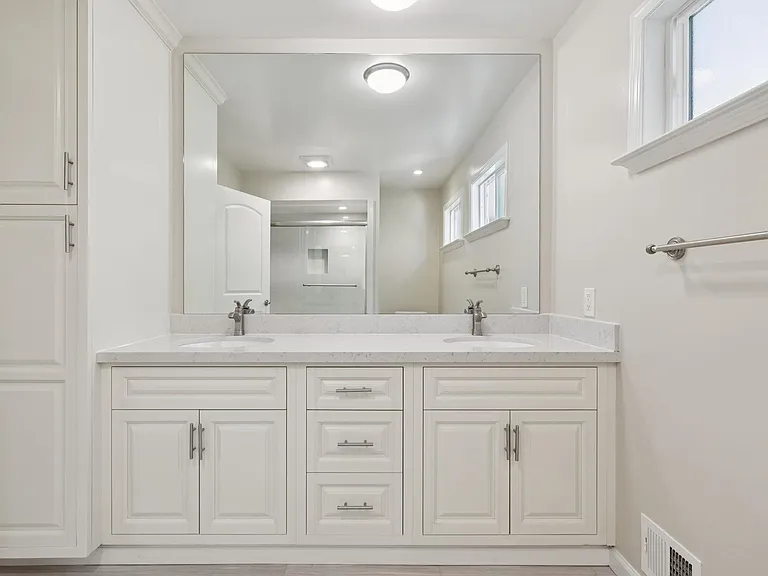 Luxury Apartment Available in gated Community downtown Palo Alto! — Photo 15