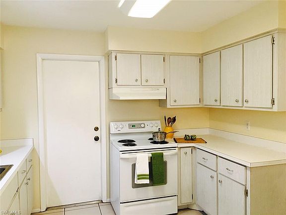 4th image of 2436 Gorham Ave