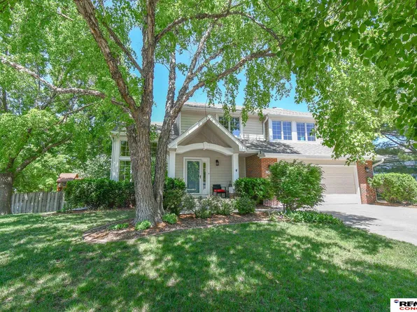 7400 Karl Dr, Lincoln, NE 68516