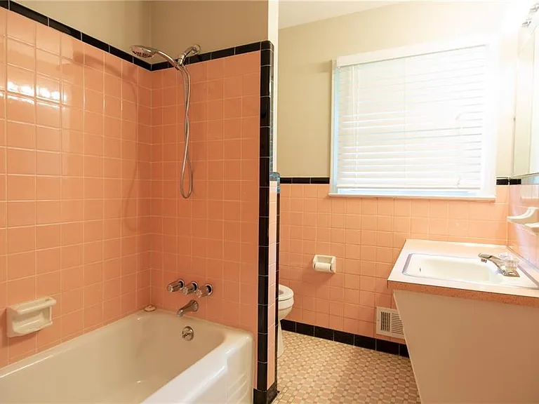 2852 Talisman Ct NE — Photo 17