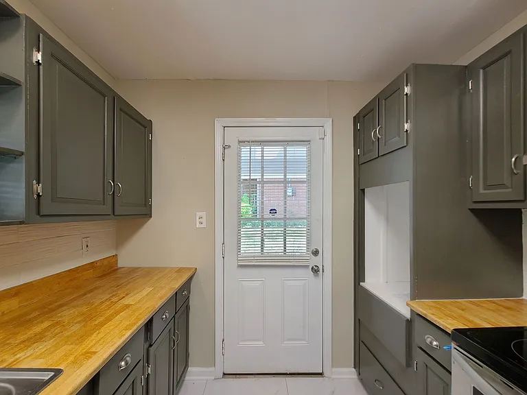 3225 Forrest Hills Dr SW — Photo 47