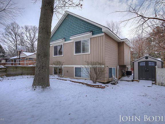 2nd image of 495 Sunnyjune Ave