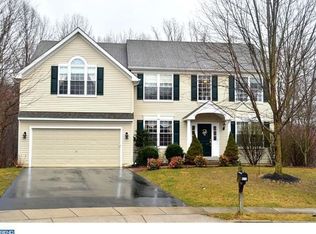 413 Highgrove Ln, Aston, PA 19014