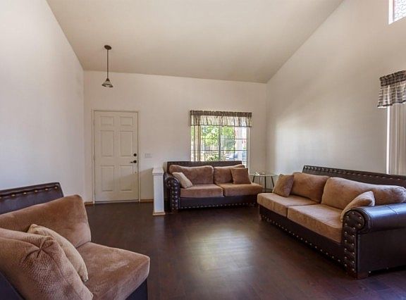 4th image of 5650 Katrina Pl