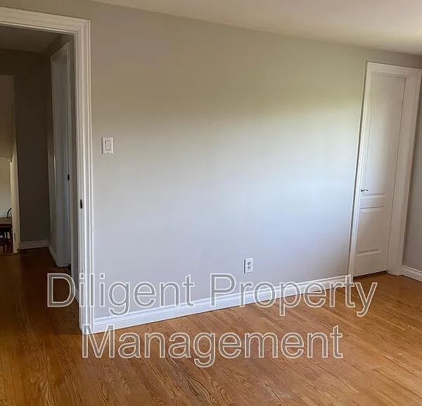 1326 Hopewell Ave #1 — Photo 6