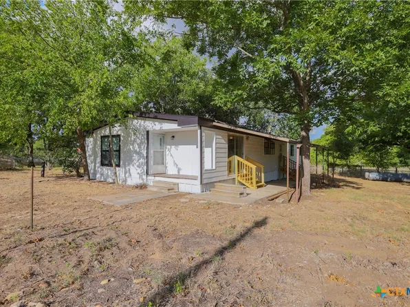 3041 Fm 671, Luling, TX 78648