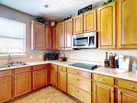 3rd image of 1217 Sedgehill Ln