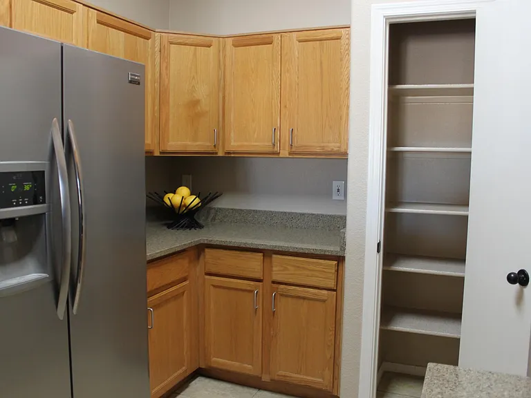 1233 N Thunder Ridge Dr — Photo 5