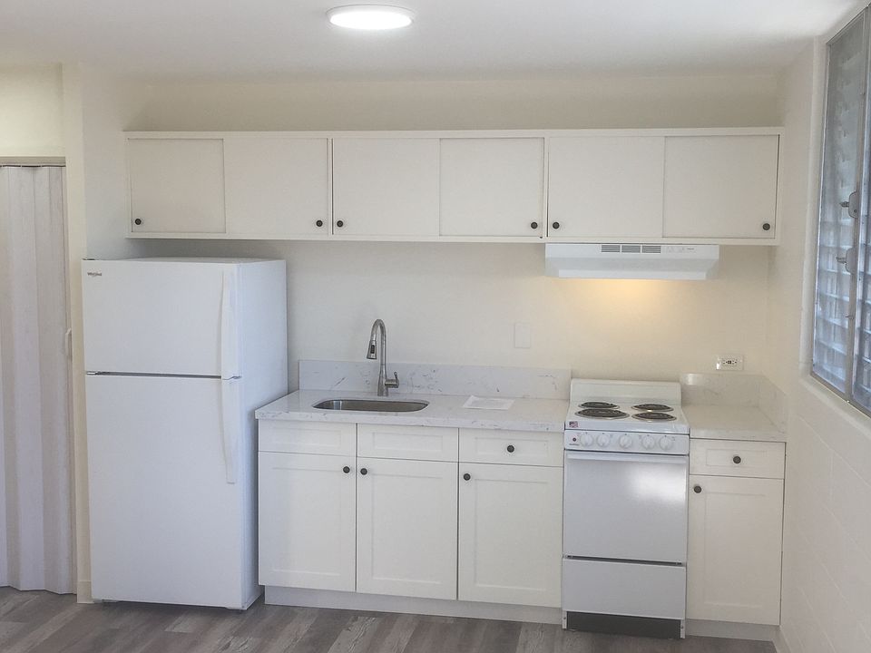 1st image of 34 Hialoa St