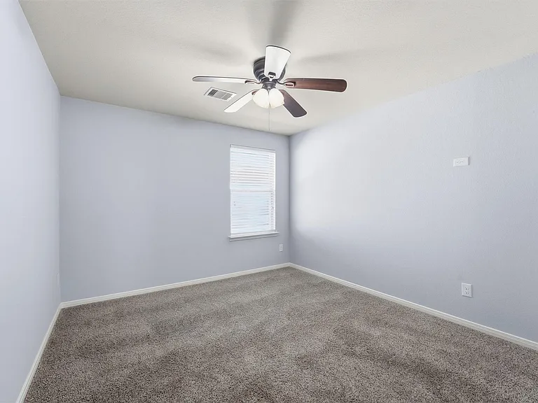719 Longstreet Dr — Photo 12