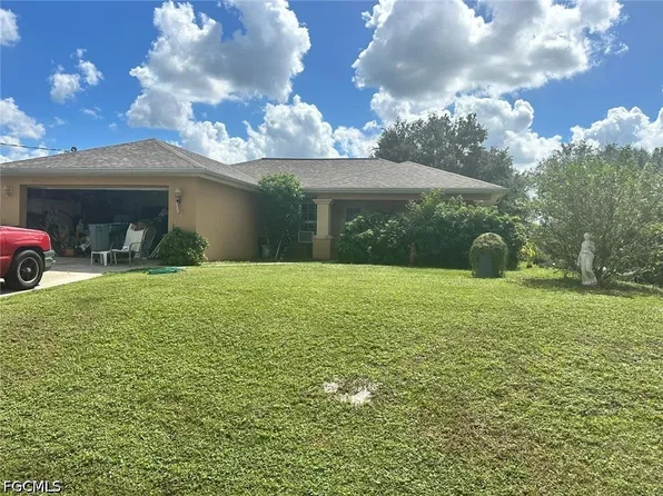 2807 48th St W, Lehigh Acres, FL 33971