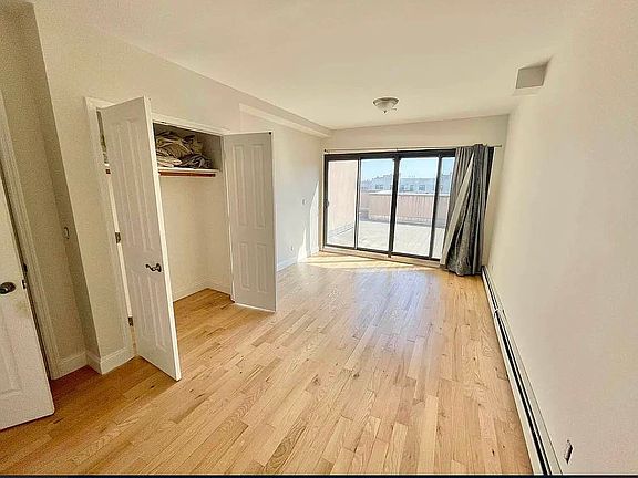 4th image of 2050 29th St