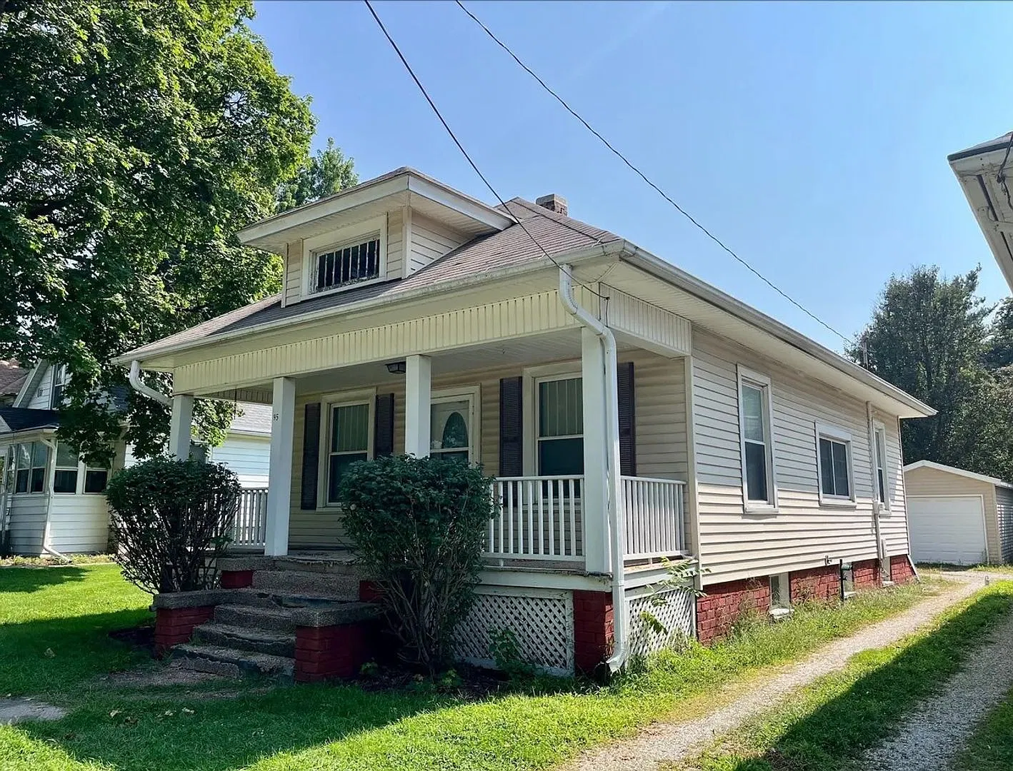 2-Bedroom Home with Detached Garage, Backyard & Central A/C — Photo 1