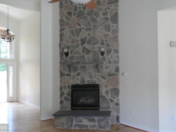 2nd image of 20380 Sunset Hill Dr
