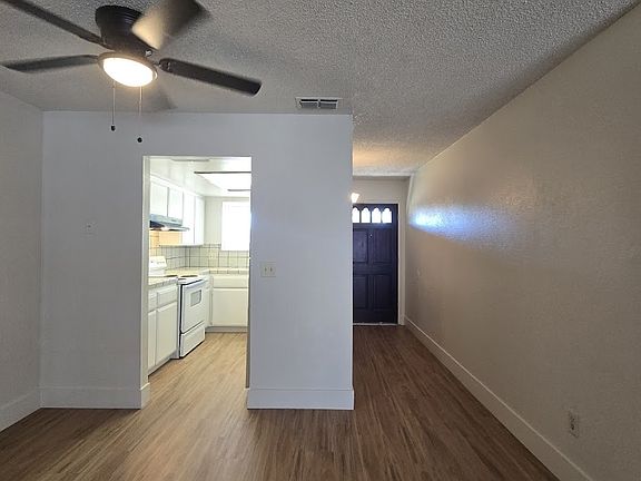 5th image of 502 E Calimyrna Ave APT 104