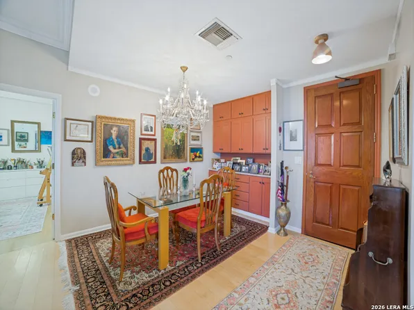 1 Towers Park Ln #2401, San Antonio, TX 78209