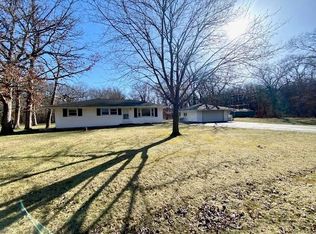 1019 W Sunny Ln, Janesville, WI 53546