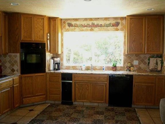 4th image of 170 Sunrock Dr