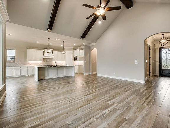 3rd image of 8040 Scharmels Ln