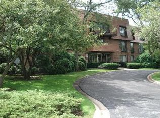 3900 Dundee Rd APT 107B, Northbrook, IL 60062