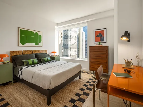 550 10th Avenue image 6 of 14