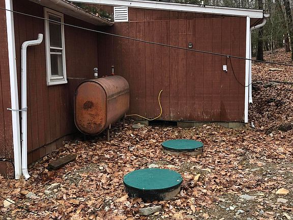4th image of 3927 Lois Ln