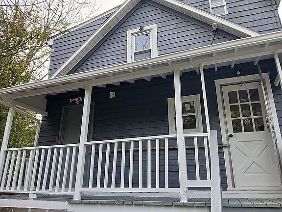 Porch access to both units