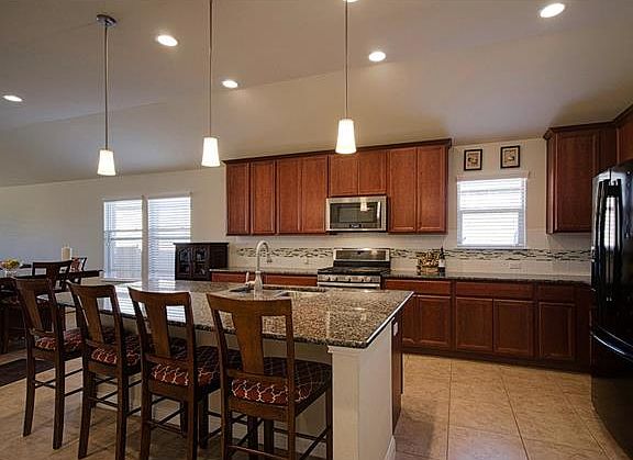 4th image of 2804 Penelope Ct