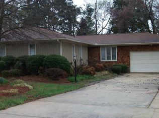 303 Wyndwood Dr, Jamestown, NC 27282