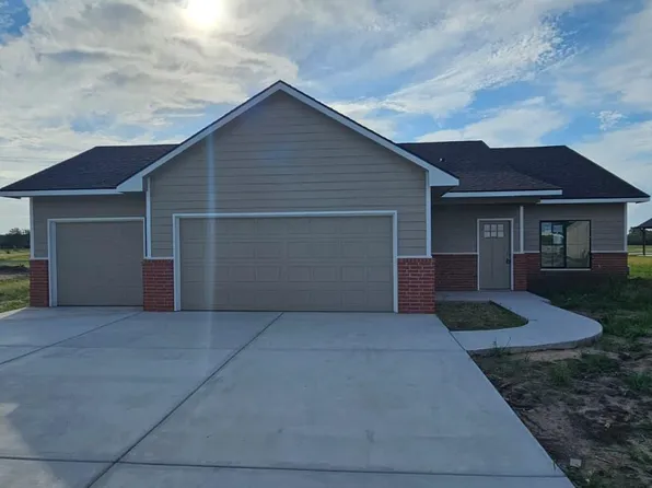 1629 Midway Ct, Valley Center, KS 67147