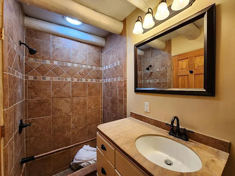 235 Irvine St — Photo 10
