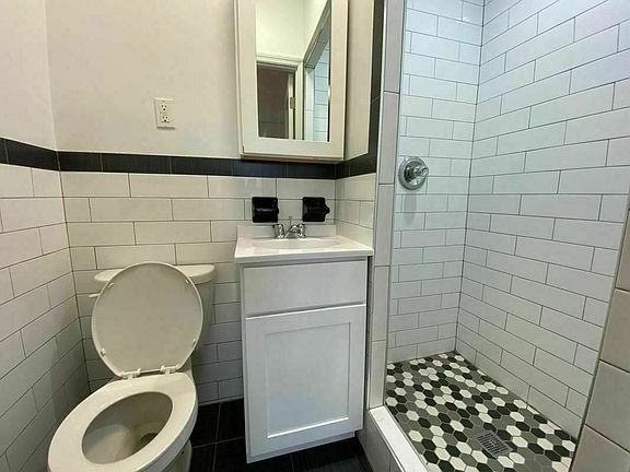 5th image of 33 Crooke Ave #6E