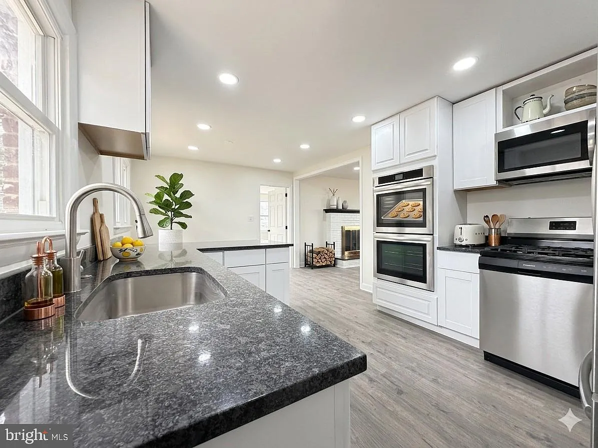 4 bed, 3092 sqft, $3,200 — Photo 1