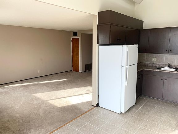 3rd image of 950 Quintara St