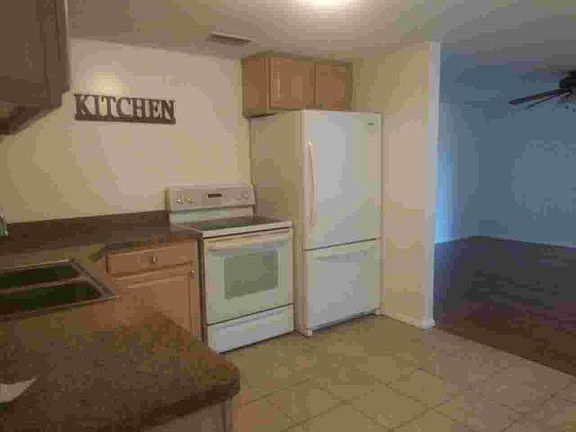 2nd image of 2915 Salem Ave