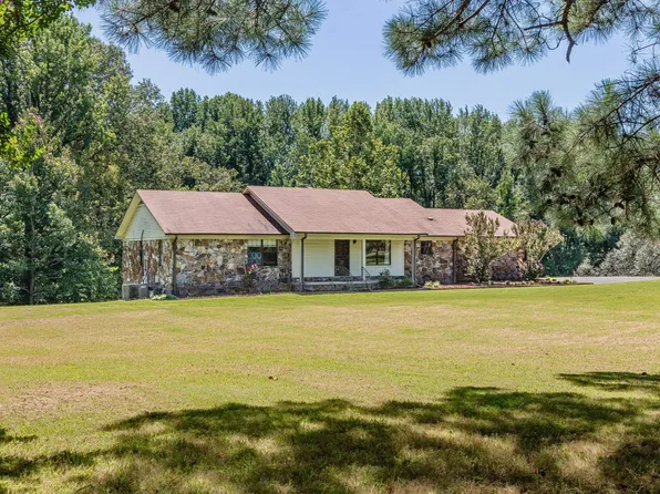 6995 Helene Dr, Millington, TN 38053