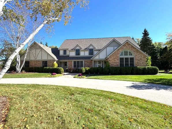 10116 North Waterleaf DRIVE, Mequon, WI 53092